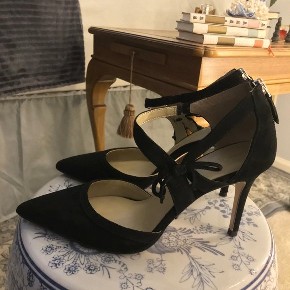 Ann Taylor Bryn Pumps Bow Ankle Strap Suede - Picture 4 of 9